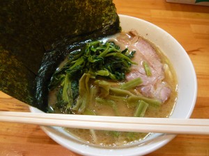 吉祥寺の家系ラーメン、洞くつ家のメニュー