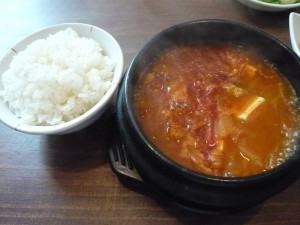韓国伝統料理　ど韓のキムチチゲ定食