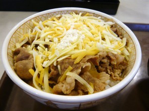 すき家【３種のチーズ牛丼】