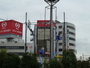 吉祥寺駅前のイルミネーション（準備中）